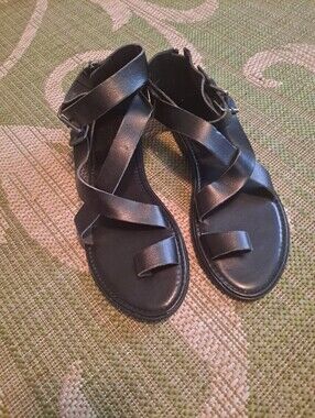 Universal Thread Black Strappy Gladiator Sandals